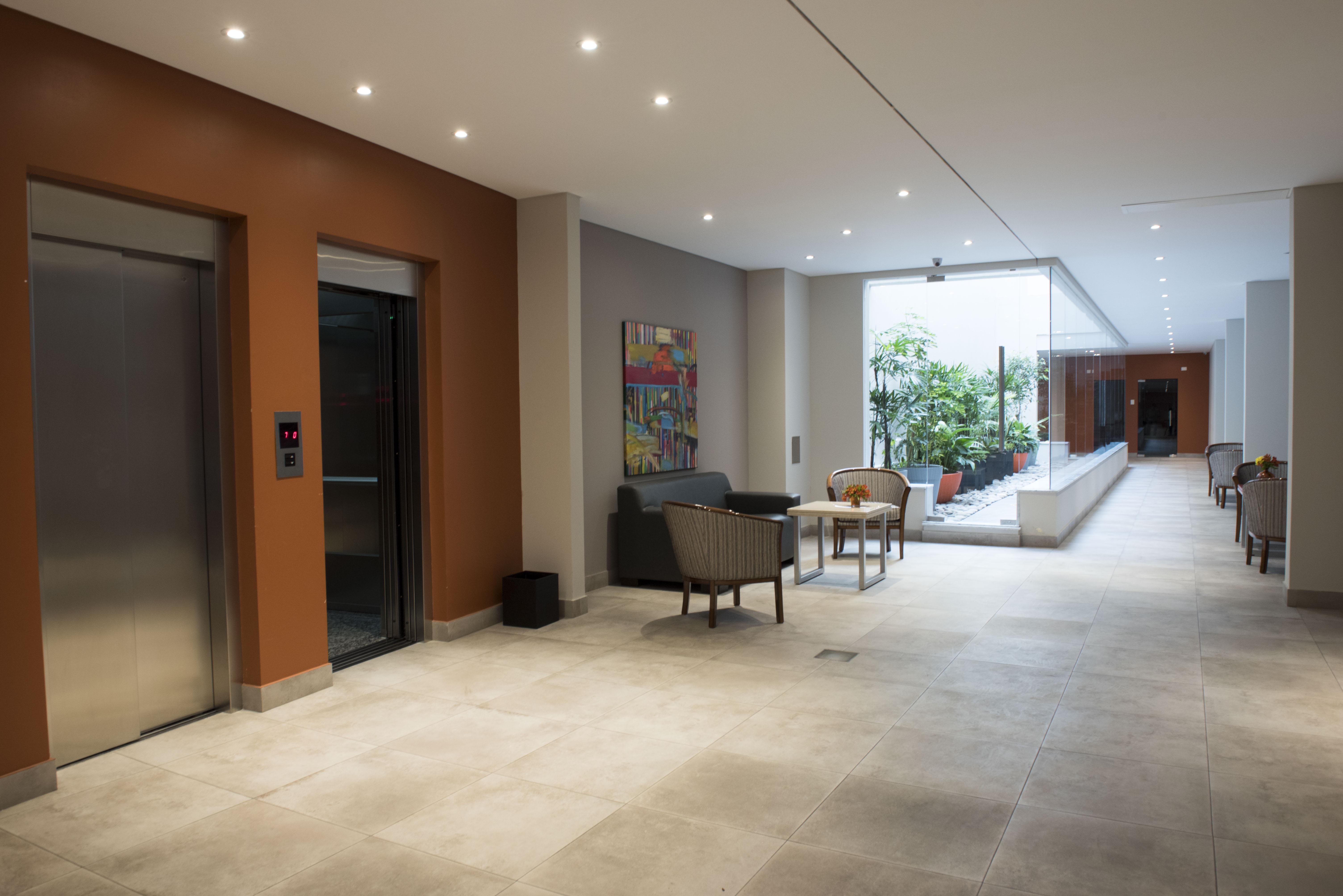 Arc Arenales Studios & Suites Буенос Айрес Екстериор снимка